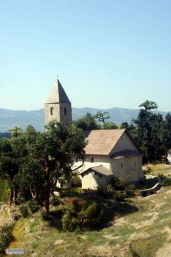 Die Mistailkirche aus dem Jahre 800 und nun aus dem Jahre 2009.
